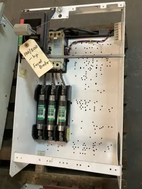 SCL0221840 CUTLER-HAMMER Mcc Disconnect Feeder