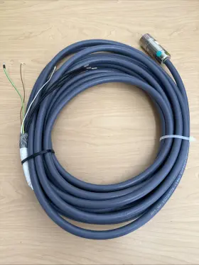 EYP0004A0100M04A00 LENZE AMERICAS Motor Power Cable