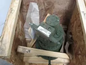2195110007 MANITOWOC Eid Hydraulic Grove Crane Swing Drive #2