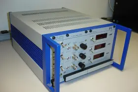 E-501.00 PHYSIK INSTRUMENTE Pi Pzt Servo Lvpzt Amp Display