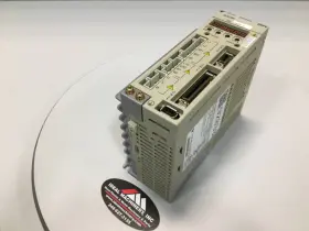 SGDM-04ADAY360 YASKAWA Servo Drive #2